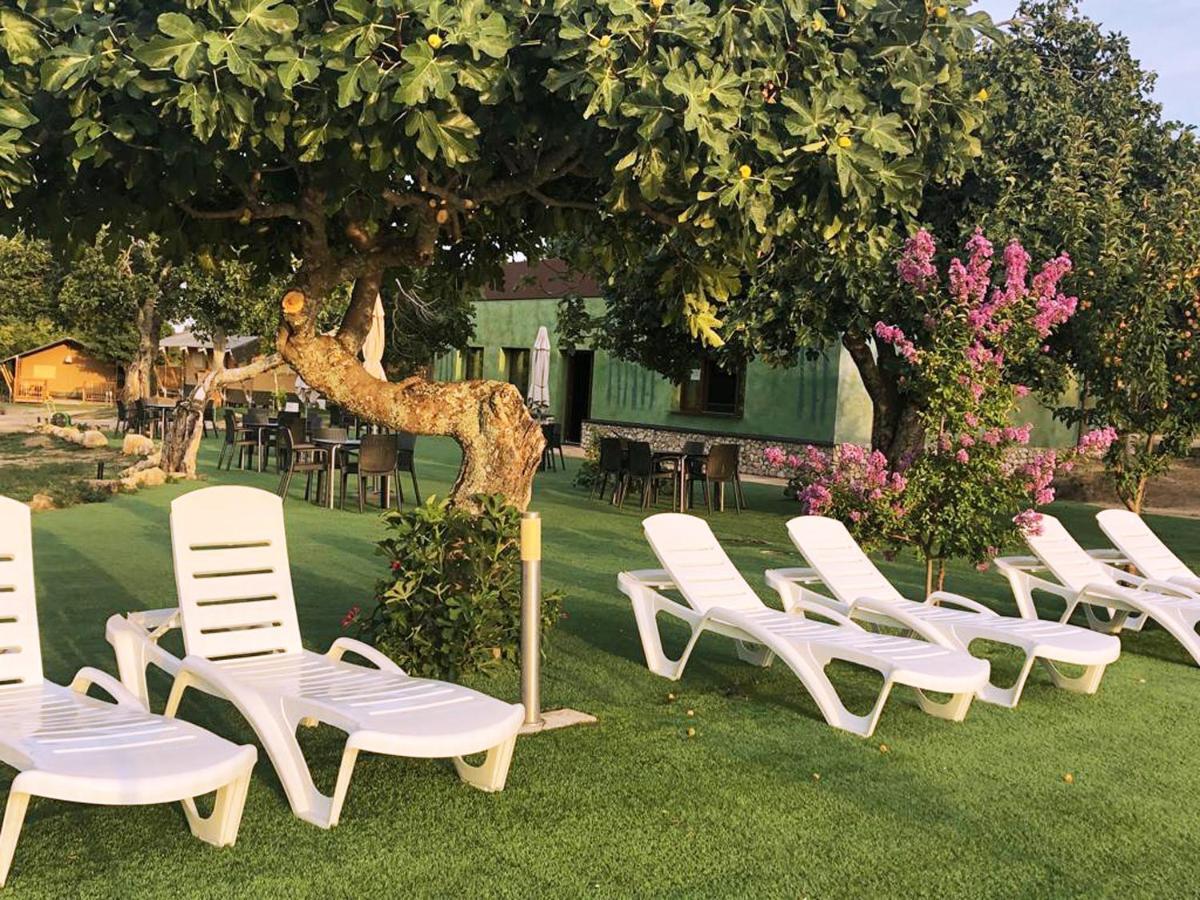 Veragua. Glamping Y Apartamentos Turisticos Вільянуева-де-ла-Вера Екстер'єр фото